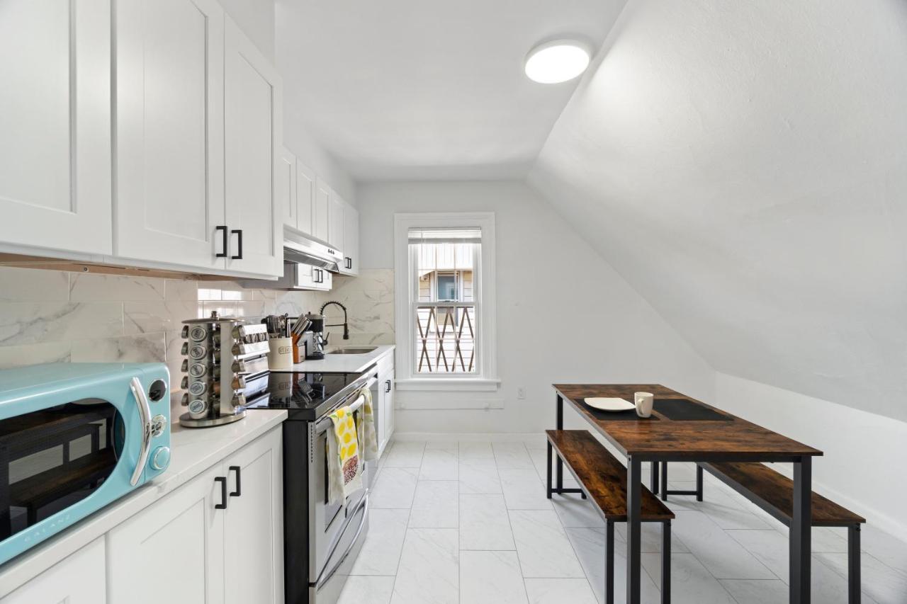 Cozy Gem In The Heart Of East Rock With Free Parking Near Yale And Dt Apartment New Haven Exterior photo